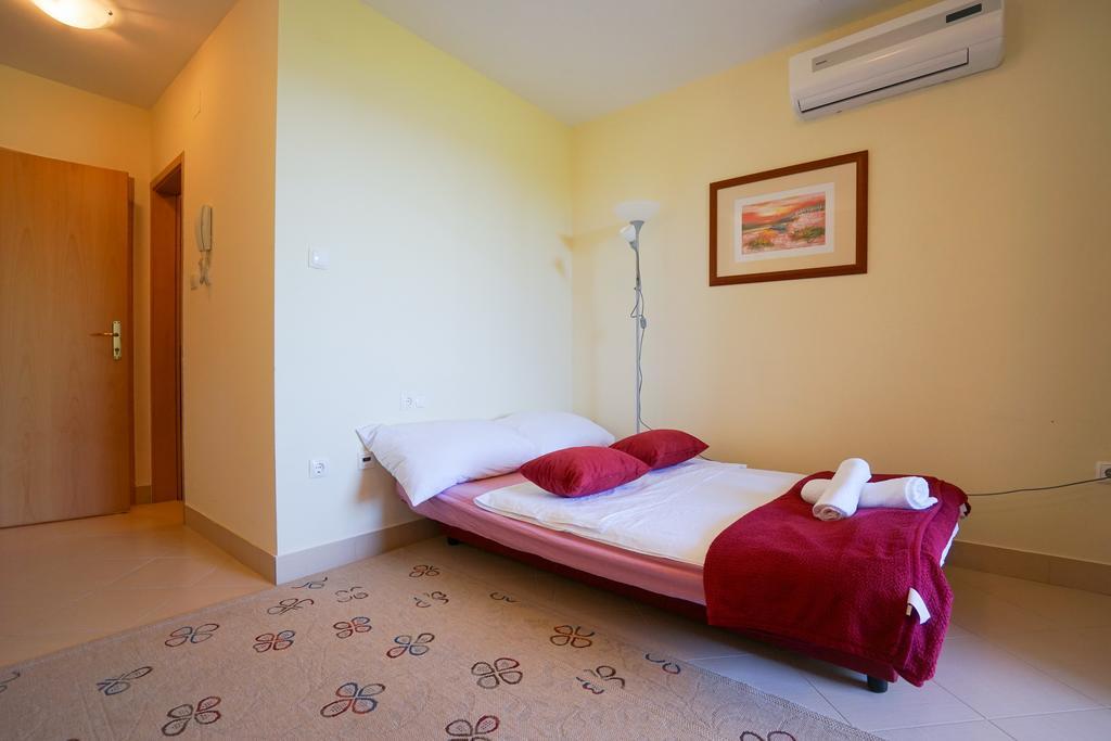 Apartments Ivan Zadar Exterior photo